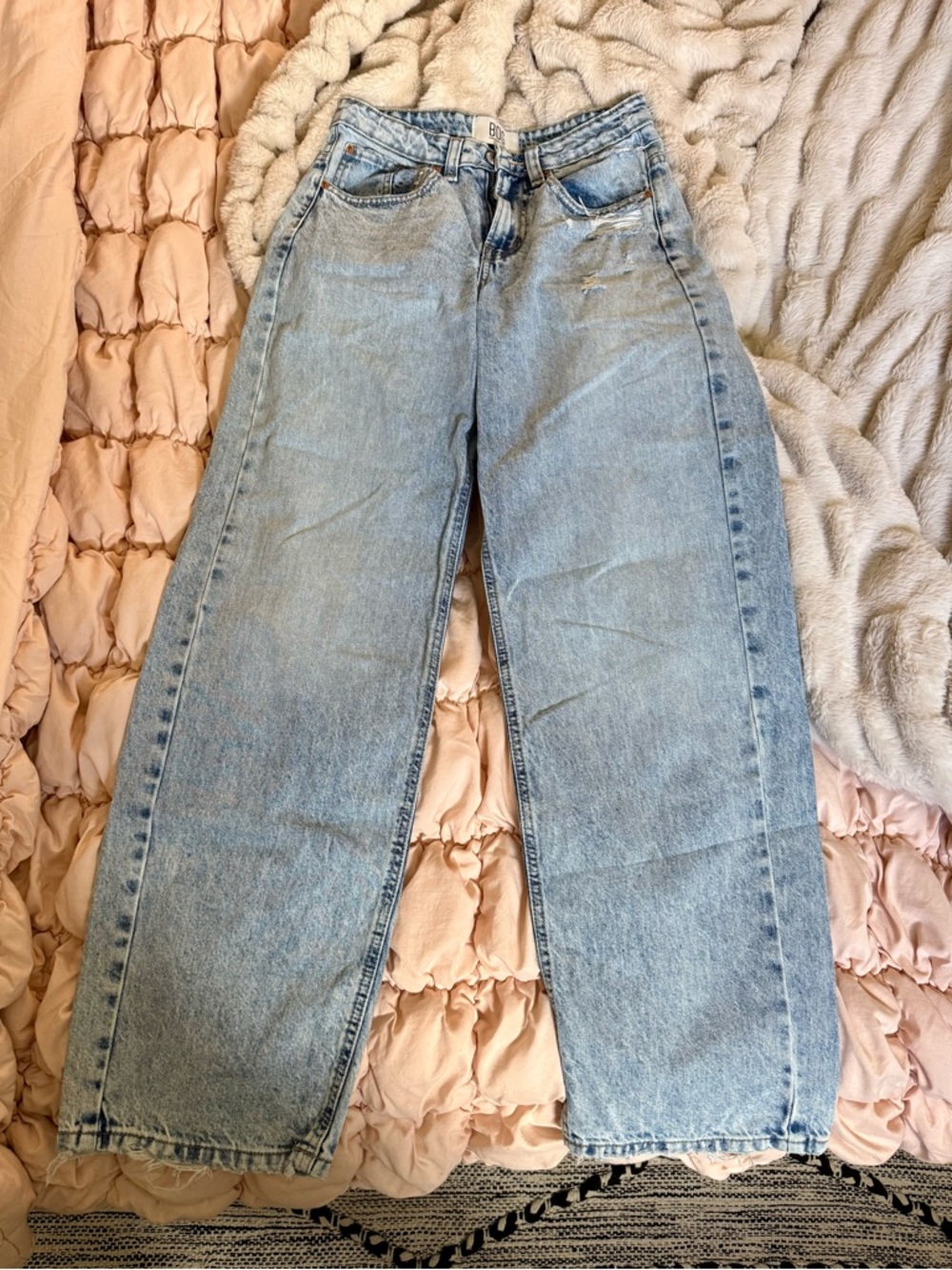 BDG urban outfitters High-Rise Relaxed Fit size 24